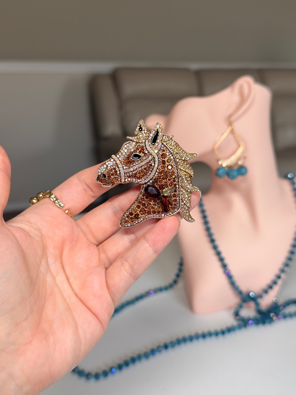 Gold-Tone Brown Crystal Horse Head Brooch - Picture 7 of 7